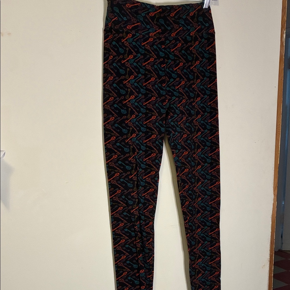 LuLaRoe Black Leggings with Teal and Red Key Pattern